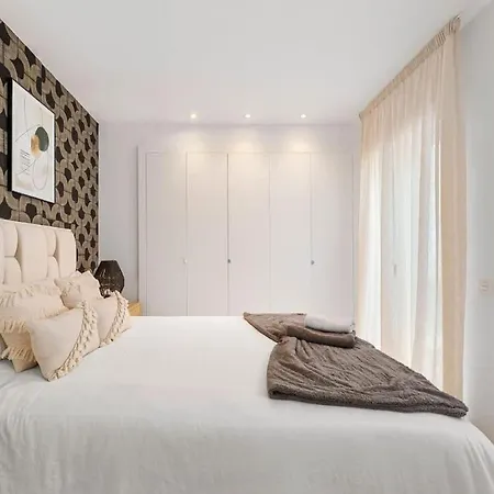 Spanish Hillside Haven Lejlighed Estepona